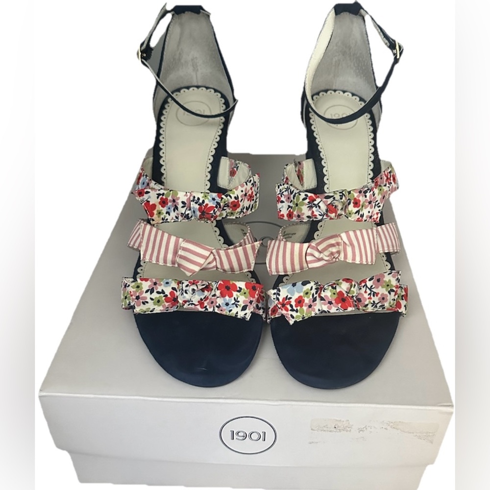Nordstrom “1901” Navy Aswilder-FAB Floral Strappy Bow Sandals Women’s 10